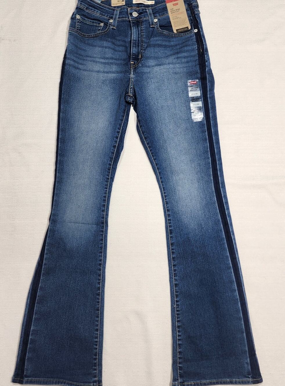 Levi's 725 high rise bootcut pants W30''x L32''
